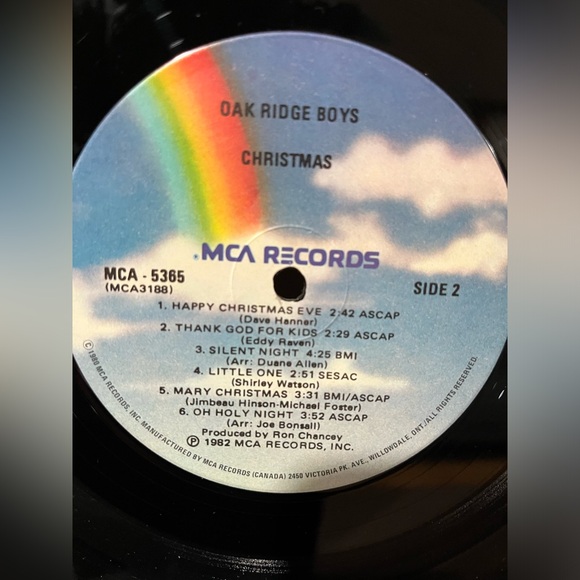 The Oak Ridge Boys Christmas Vinyl Record Album. Vintage 1982 MCA records LP - Picture 2 of 5